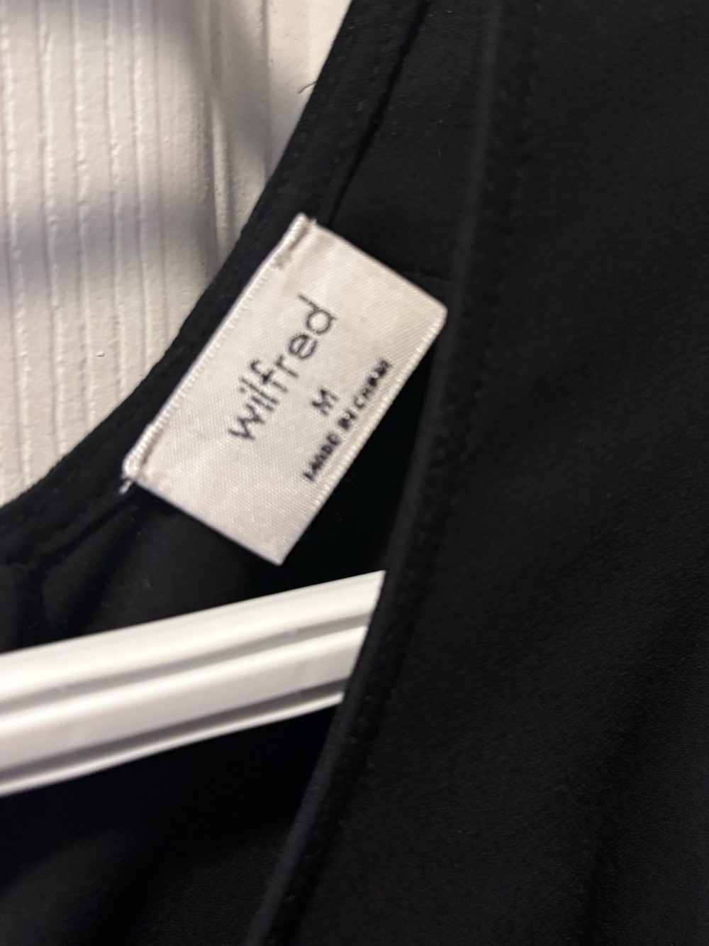 Wilfred Black Sleeveless Dress size Medium - Picture 5 of 6